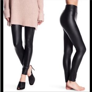Romeo + Juliet Couture black faux leather leggings size M